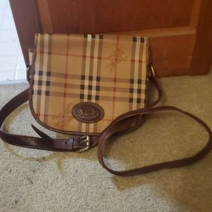 Authentic Vintage burberrys nova check crossbody